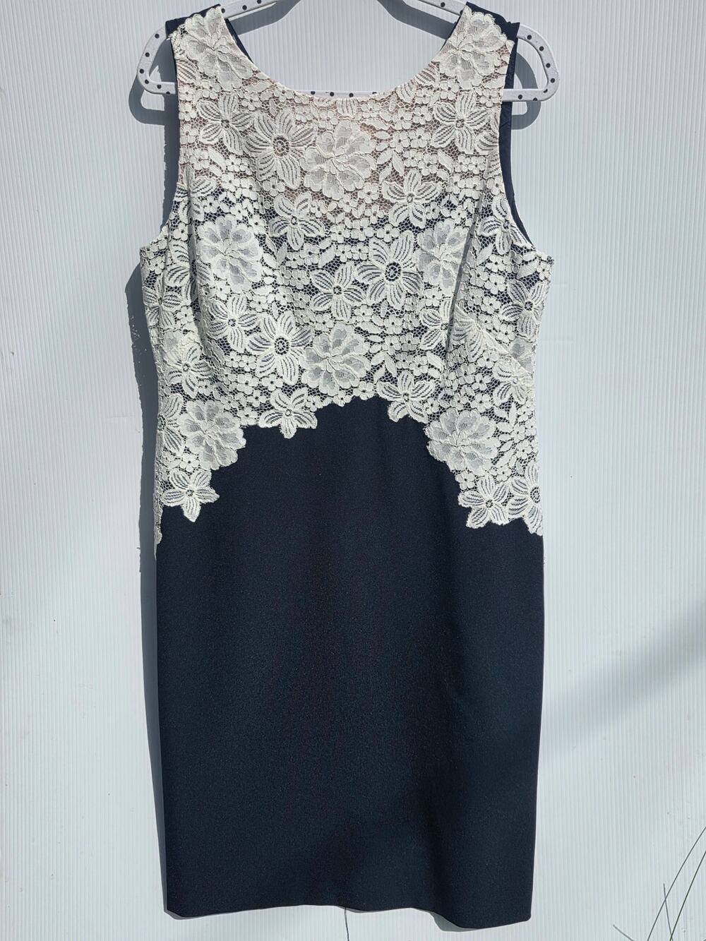 Lauren Ralph Lauren Navy Blue Ivory Floral Lace Sheath Dress sz 16 Elegant Chic